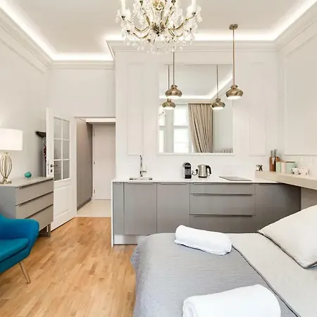 Centre Armani Apartment *