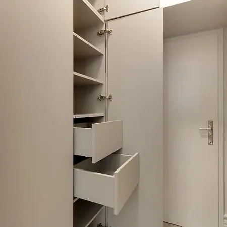 Apartment Centre Armani *